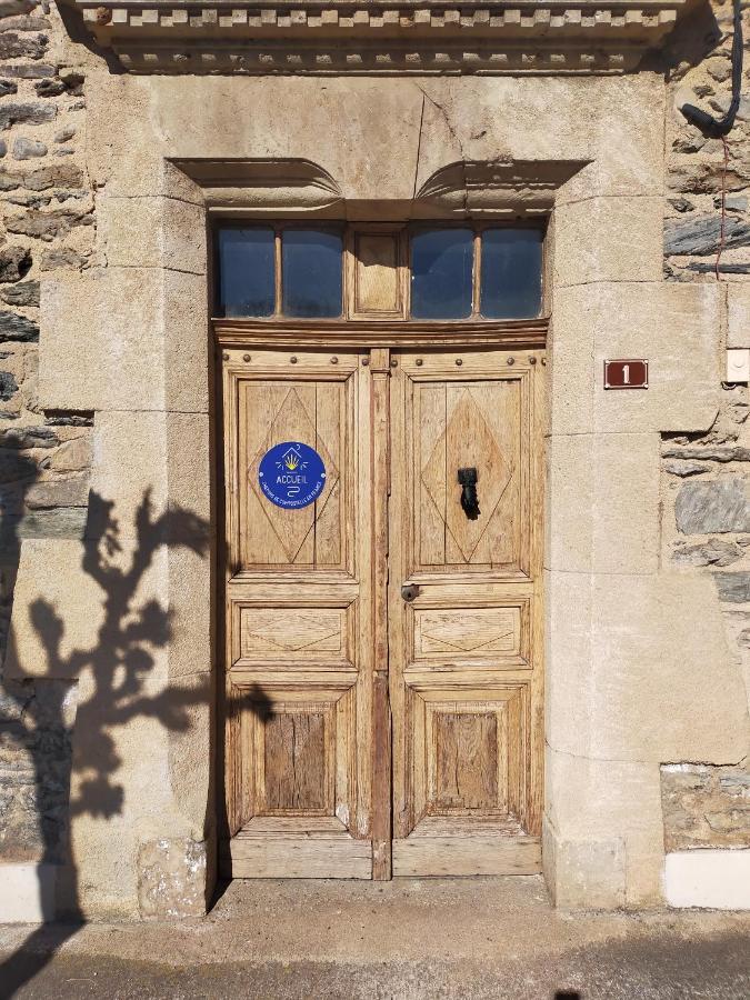 Gite Les Pieds Dans L'Olt - Ultreia Estaing  Bagian luar foto