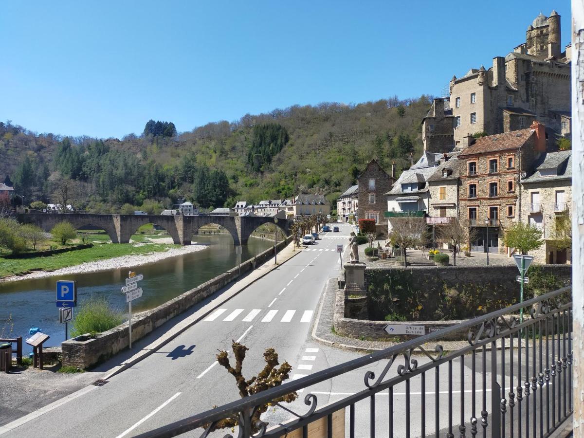 Gite Les Pieds Dans L'Olt - Ultreia Estaing  Bagian luar foto